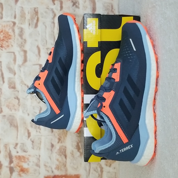 New adidas Terrex Agravic Flow Sneakers - Picture 3 of 9